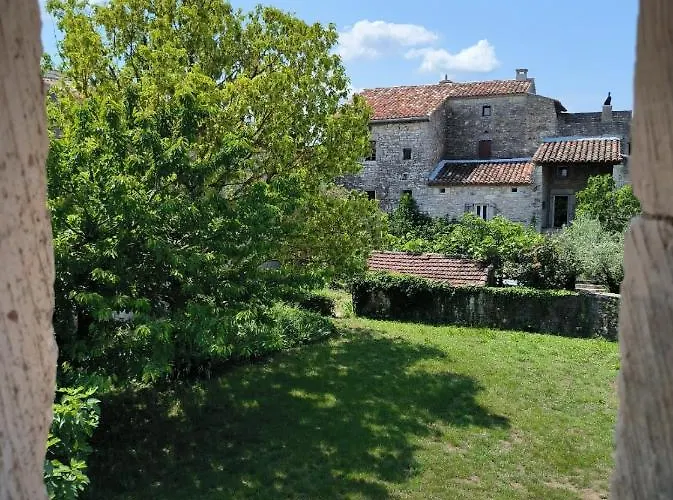 Du Mas Champêtre Hébergement de vacances Saint-Privat-de-Champclos